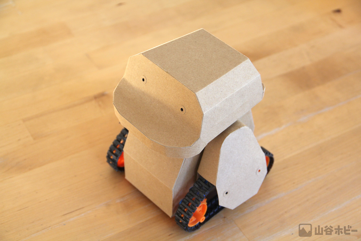 カムプログラムロボットの外装を紙で作る