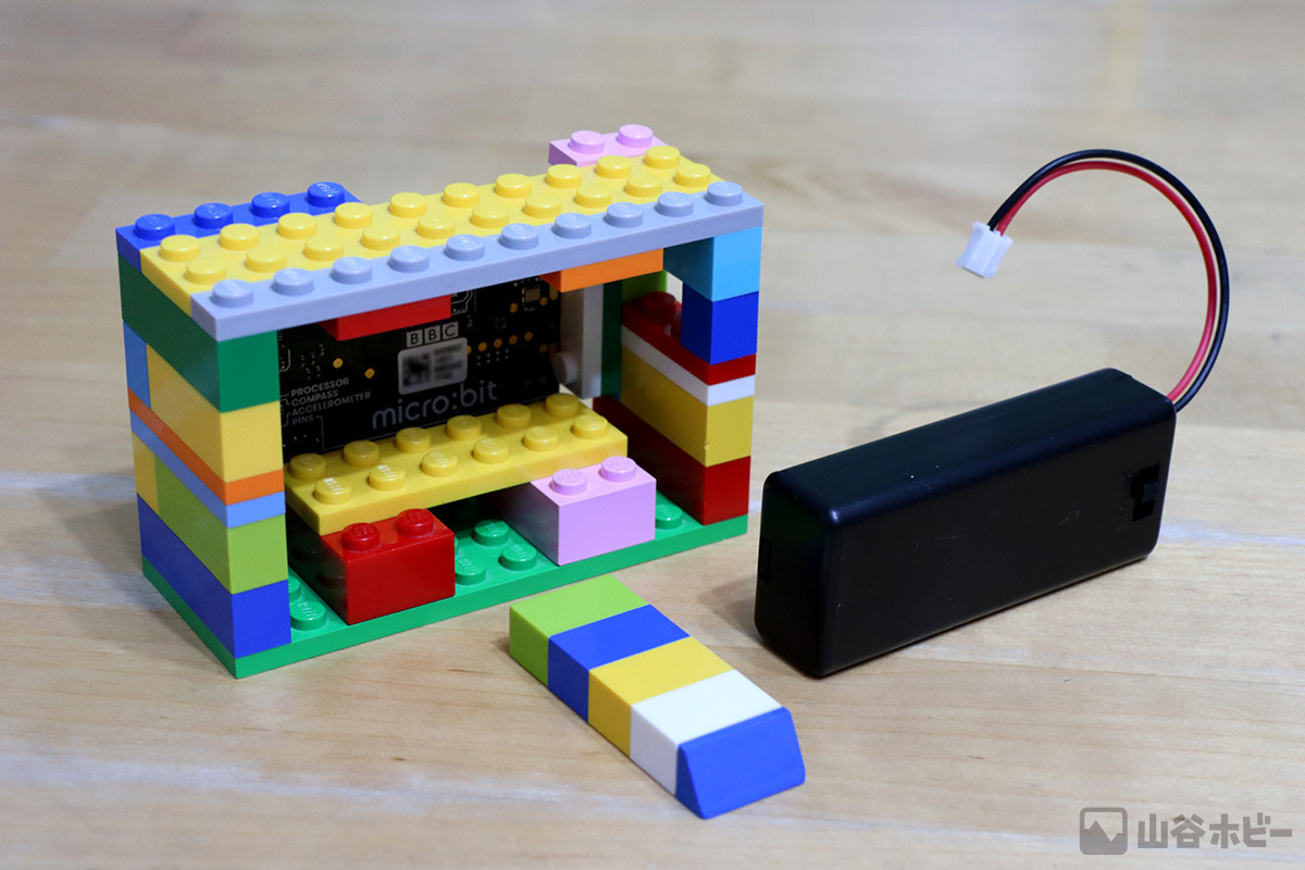 micro:bit lego case 電池ボックスを外したところ